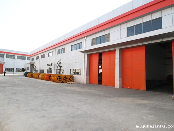 东拉丝车间外景